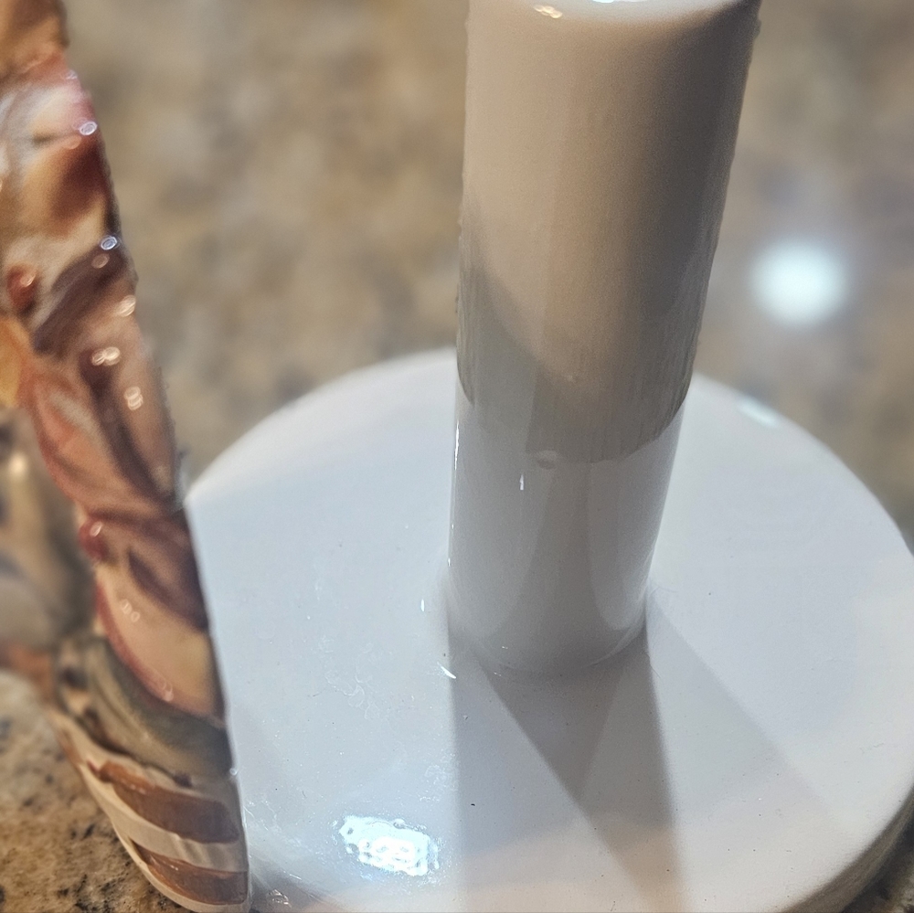 Paper towel holder - Picture 2 of 4